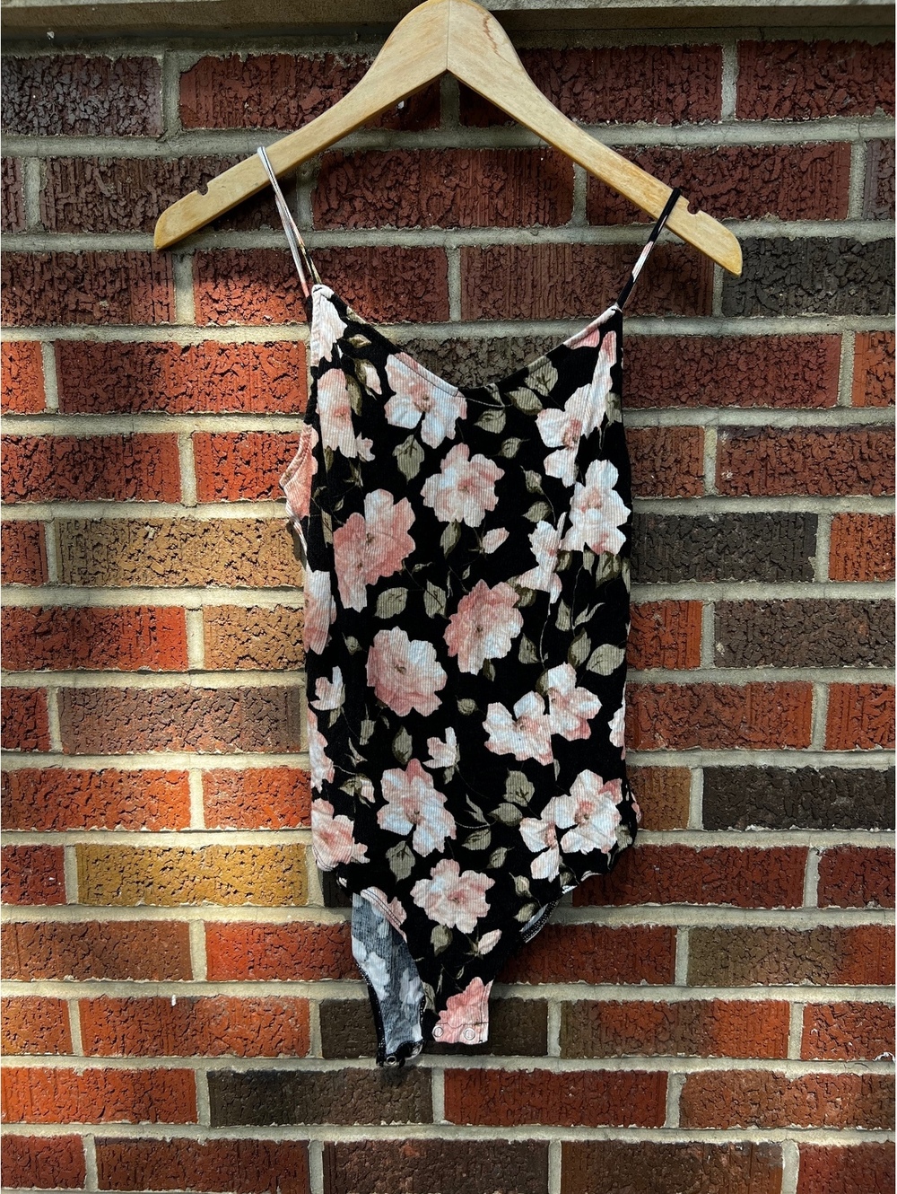 American Eagle Black and Pink Rose Ribbed Strappy Tank Top